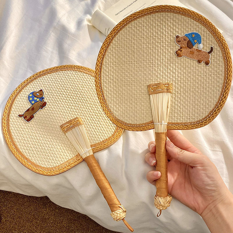 Hand fan with adorable animal design Bowlift