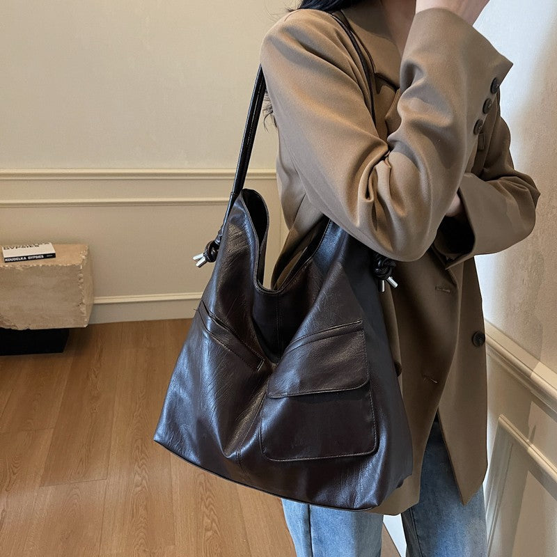 Casual tote bag with practical front pockets Bowlift