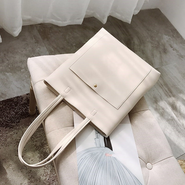 Elegant Leather Handbag Bowlift