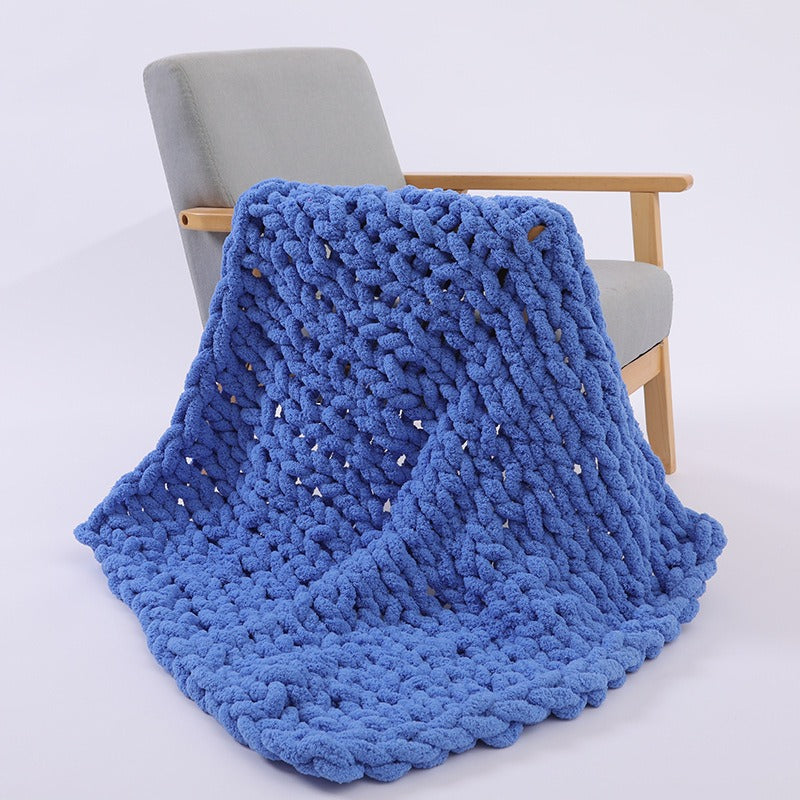 Oversized chunky knit throw blanket with plush chenille yarn Bowlift