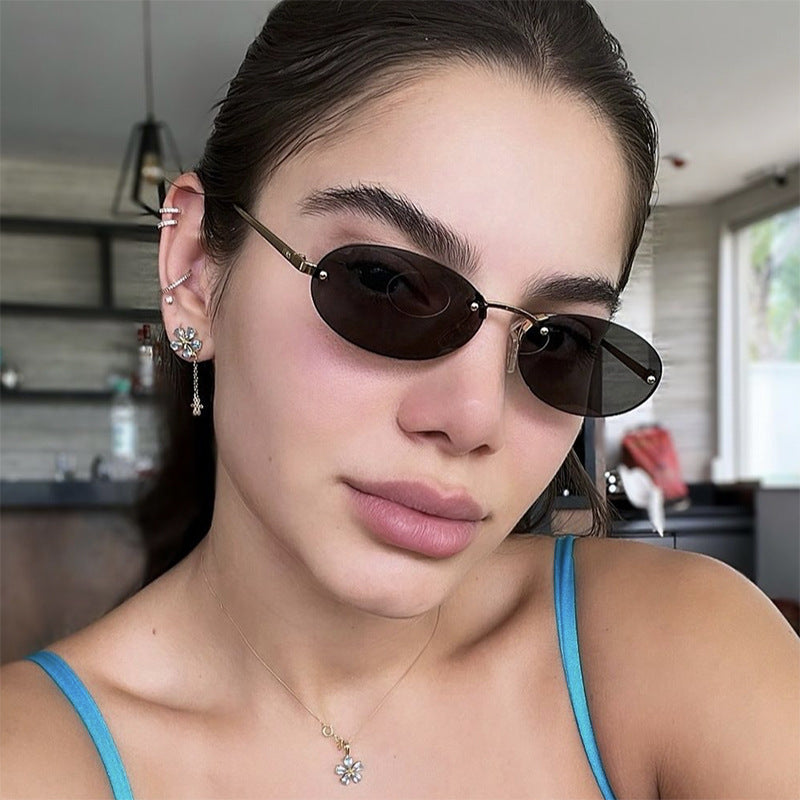 Ladies fashionable sunglasses in elegant retro design Bowlift