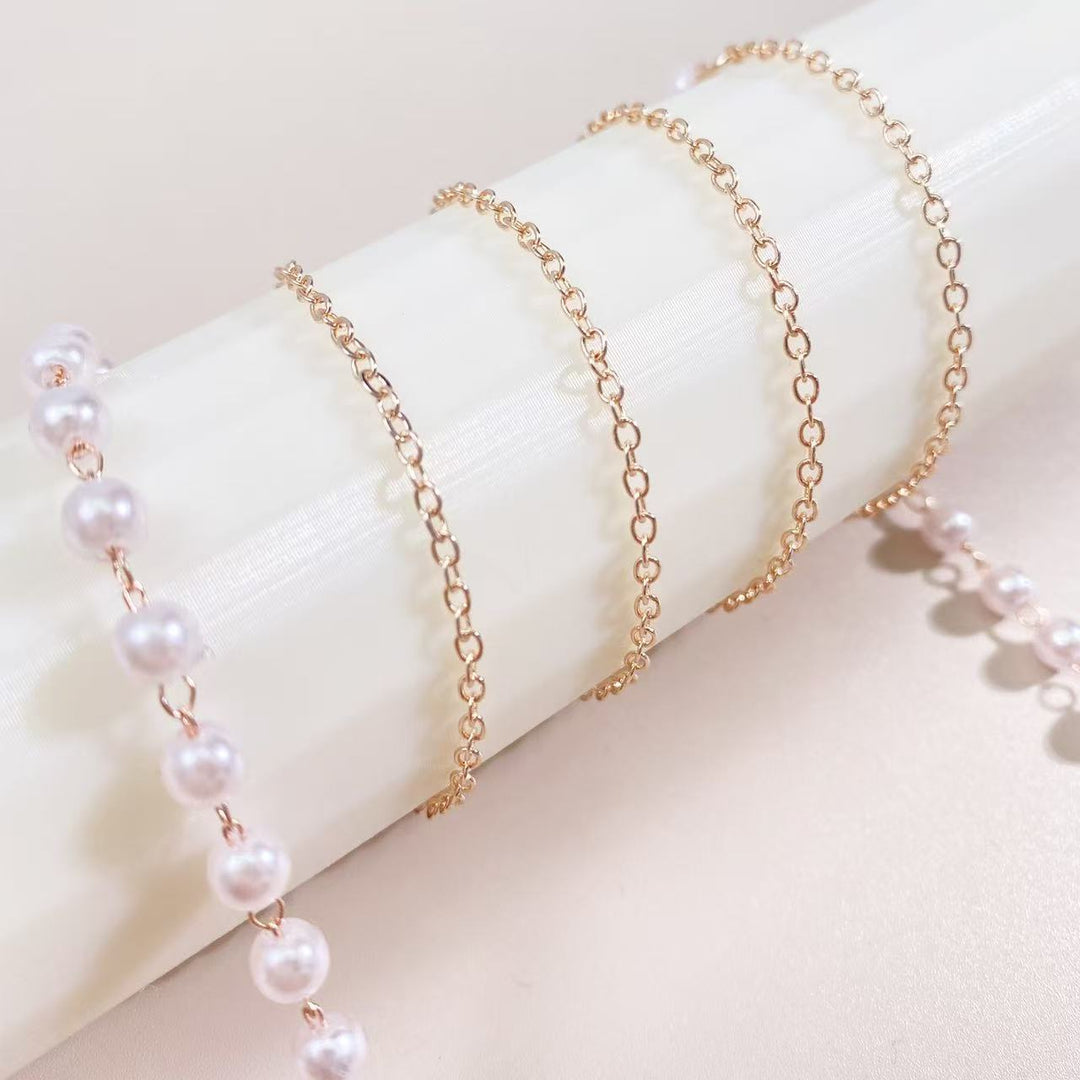 Elegant Beaded Eyewear Chain Bowlift