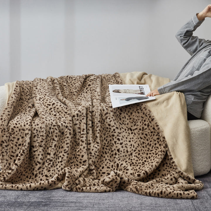 Women Cozy and Stylish Blanket Bowlift