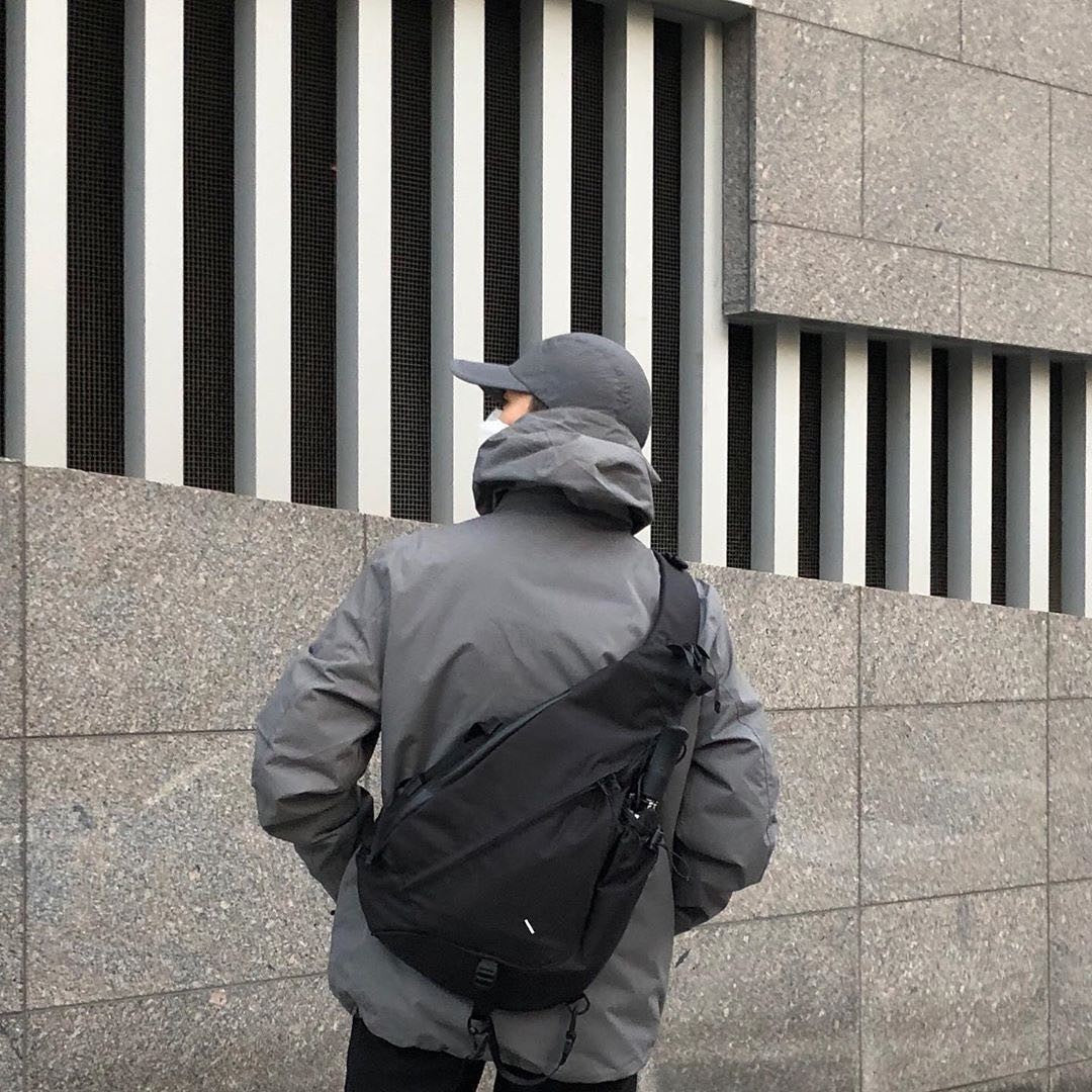 Sling-Style Travel Backpack Bowlift