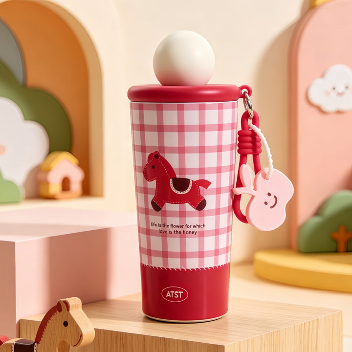 Stylish water bottle with individual pendant Bowlift