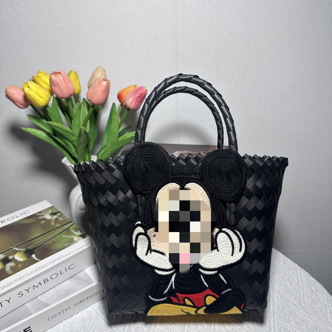 Handbag with Playful Design Bowlift
