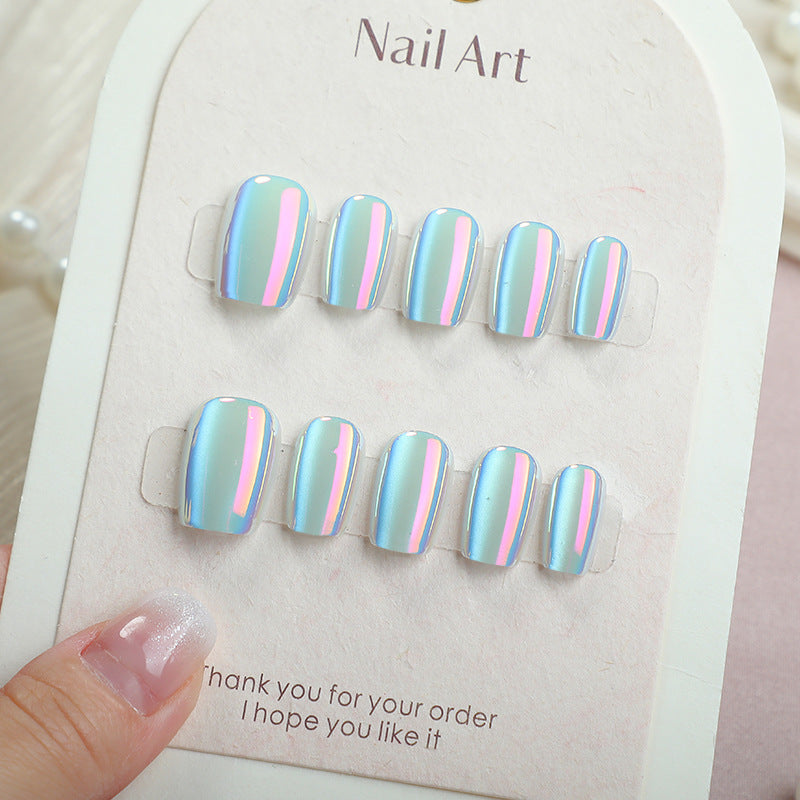 Versatile Press-On Nail Art with Iridescent Shine