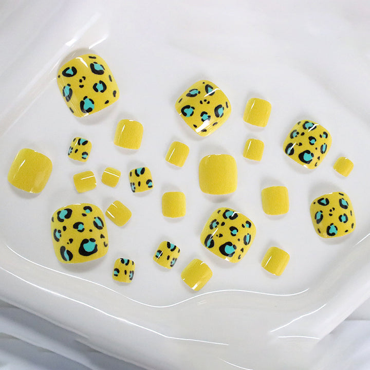 Stylish Animal Print Pedicure Nail Art Bowlift