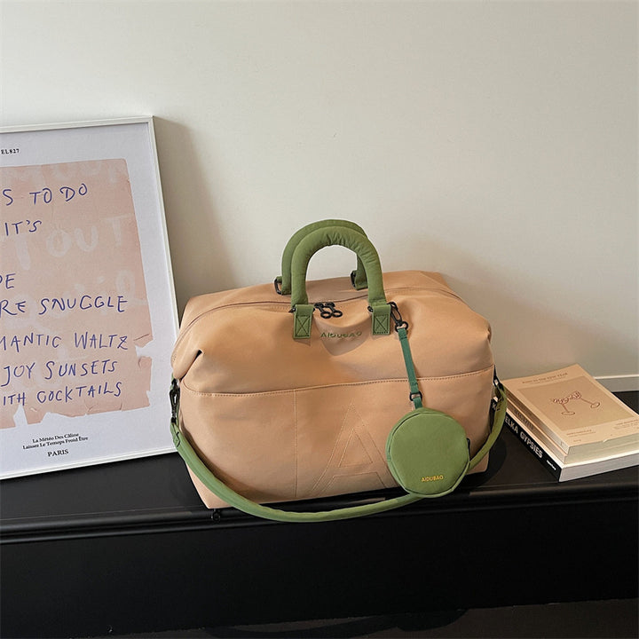 Elegant Travel Bag with Practical Accessories Bowlift