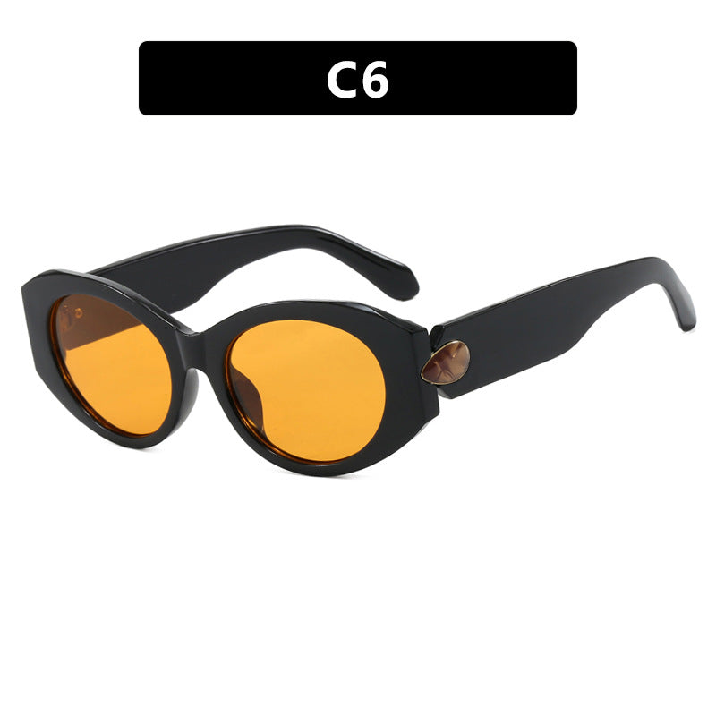 Women elegant sunglasses with stylish contours Bowlift
