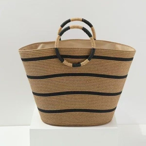 Elegant and Spacious Beach Bag Bowlift