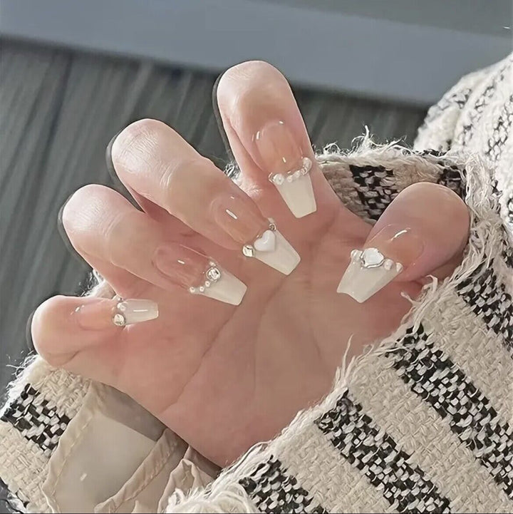 Elegant Press-On Nail Art Set with Pearl and Heart Accents Bowlift
