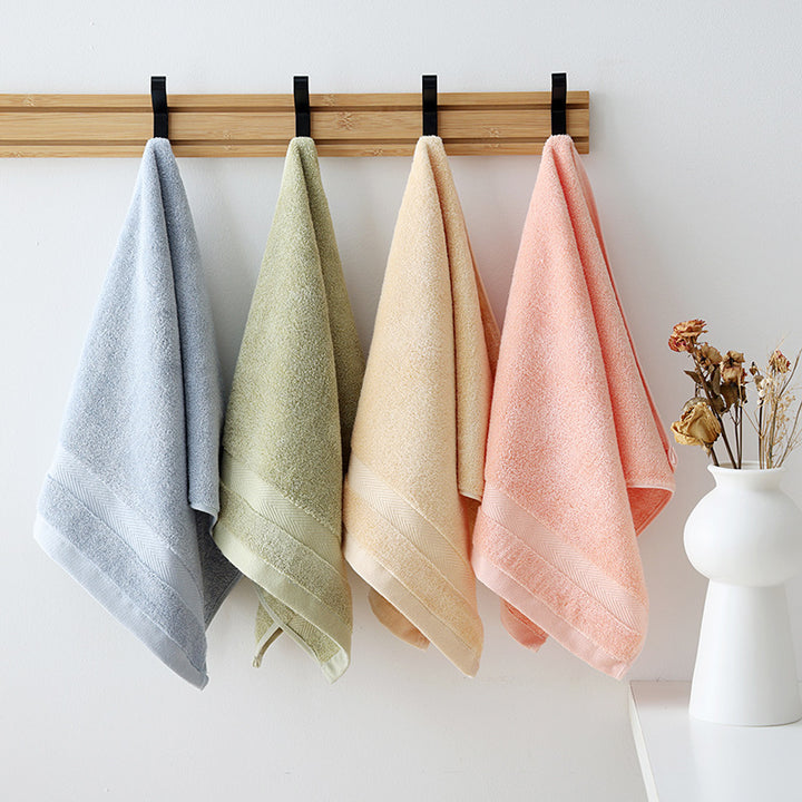 Plush Long-Staple Cotton Bath Towel With Dense Terry Pile And Chevron Dobby Border
