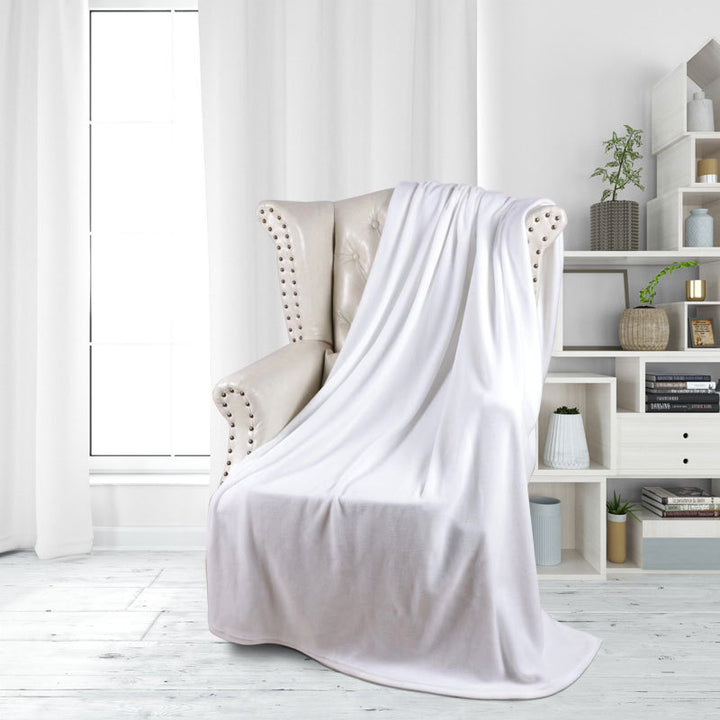 Ladies luxurious and cuddly living room blanket Bowlift
