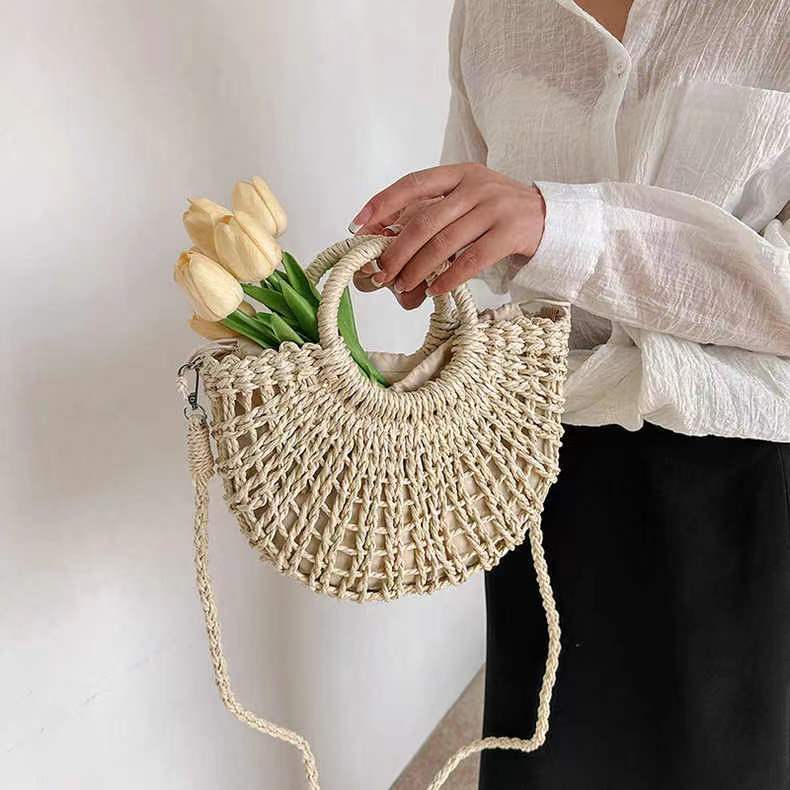 Handcrafted basket bag with playful design Bowlift