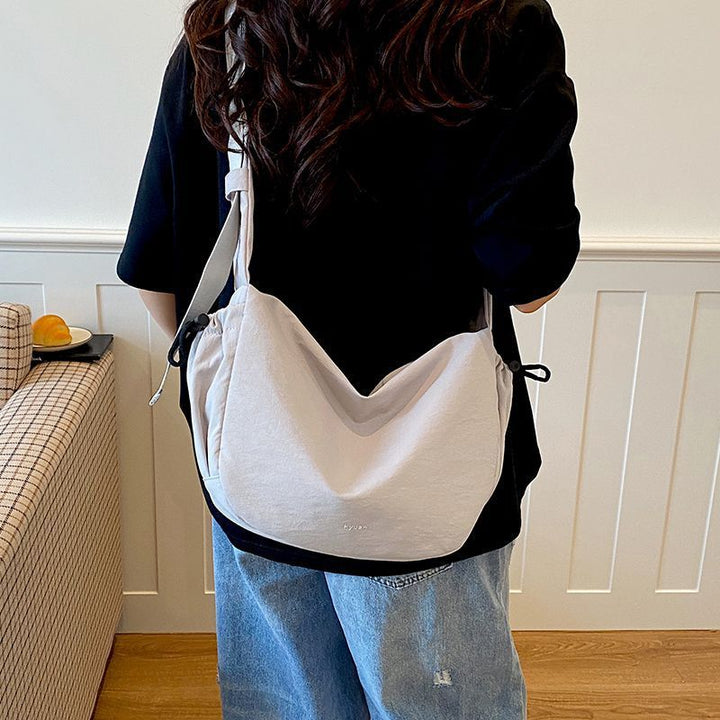 Relaxed Sling Bag Bowlift