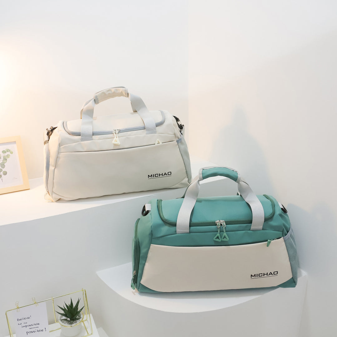 Sporty Travel Bag With Practical Compartments Bowlift