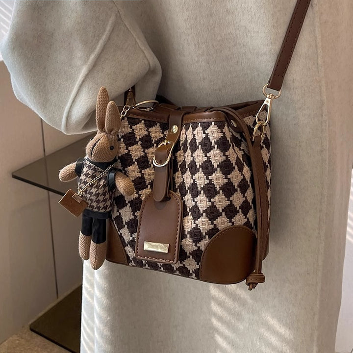Chic Textured Bucket Bag Bowlift