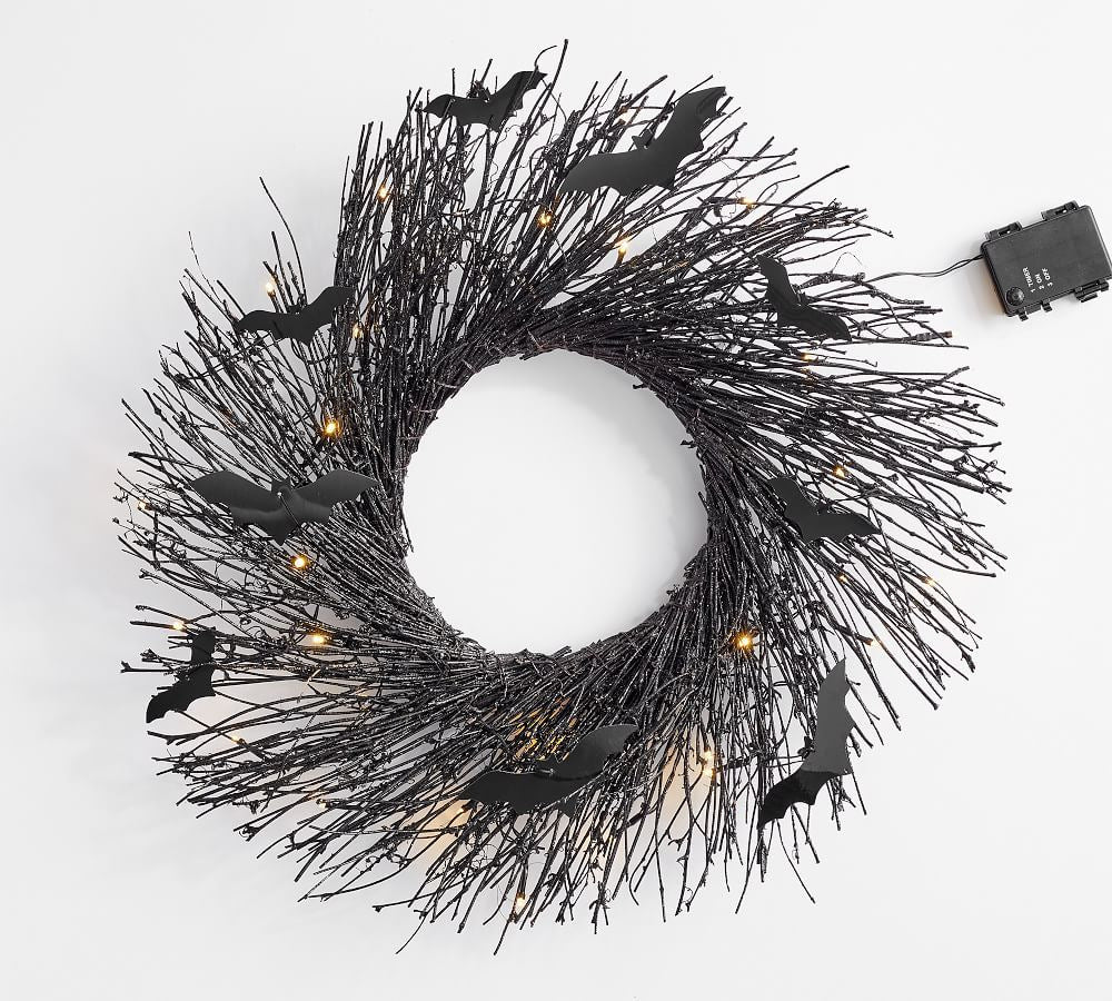 Halloween-Themed Decorative Bat Wreath
