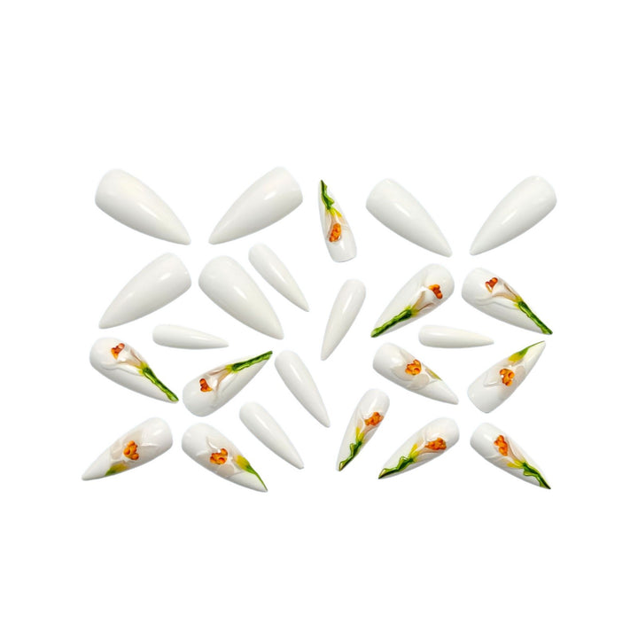 Artificial nails with elaborate floral design Bowlift