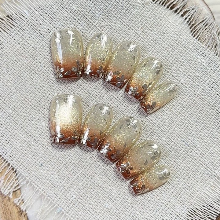 Press-On Nail Art Set with Elegant Gradient Design