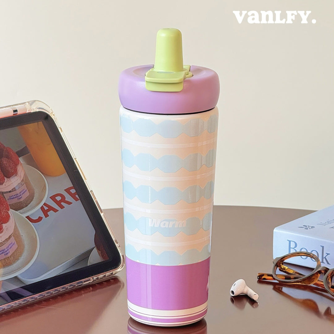 Women's insulated drinking bottle with innovative silicone cap and cheerful Bowlift motif