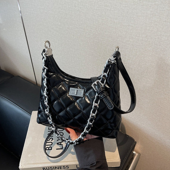 Elegant Quilted Shoulder Bag Bowlift