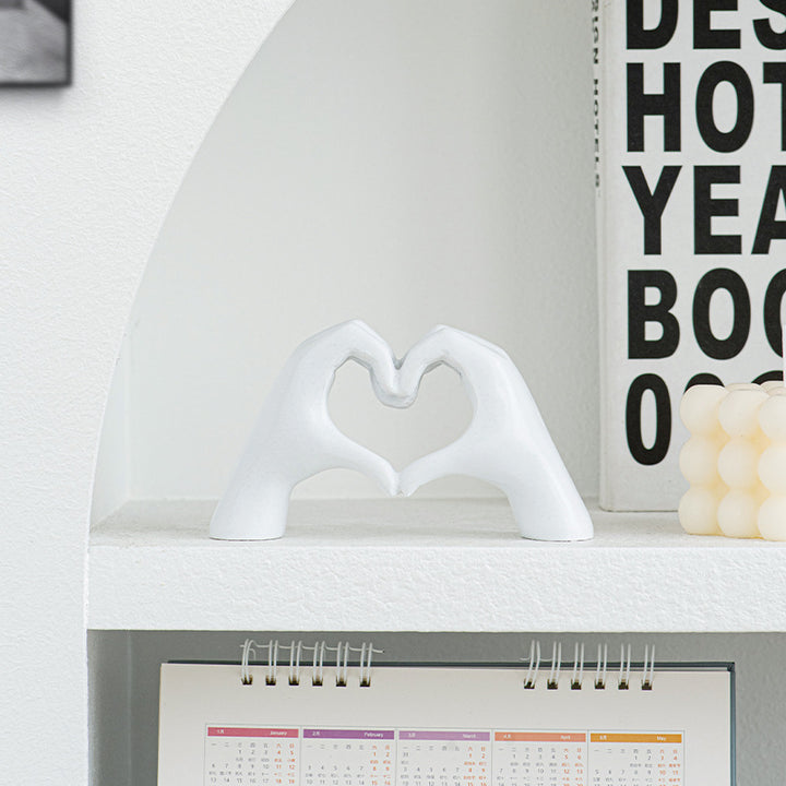 Decorative Heart-shaped Sculpture Bowlift