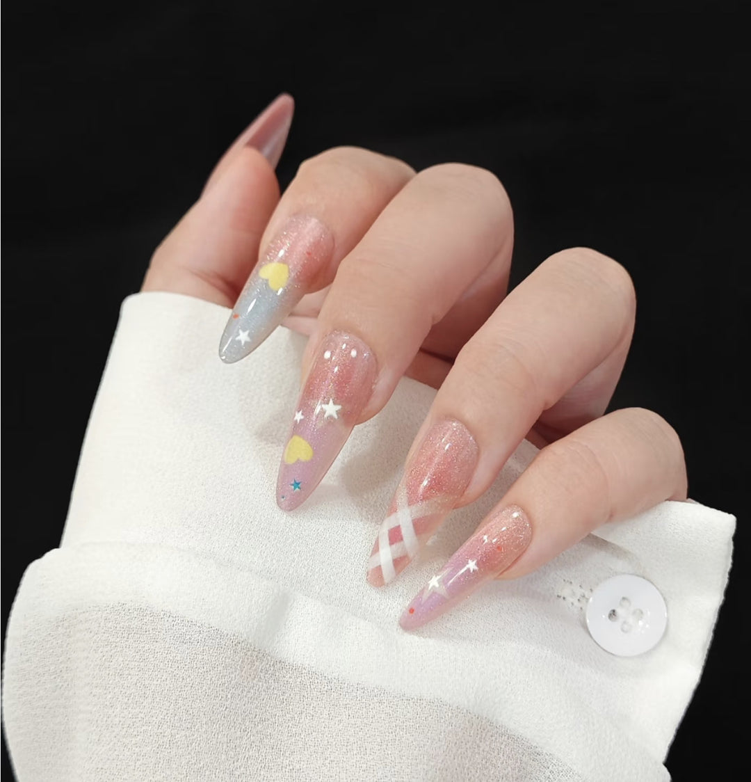 Artistic Floral Design Press-On Nail Set Bowlift