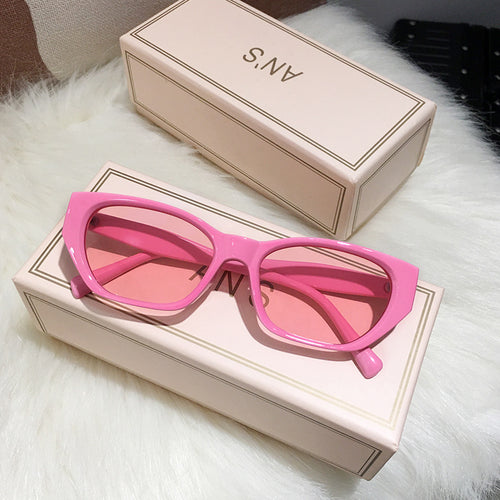 Women's futuristic cat-eye sunglasses with transparent frame and comfortable UV protection Bowlift
