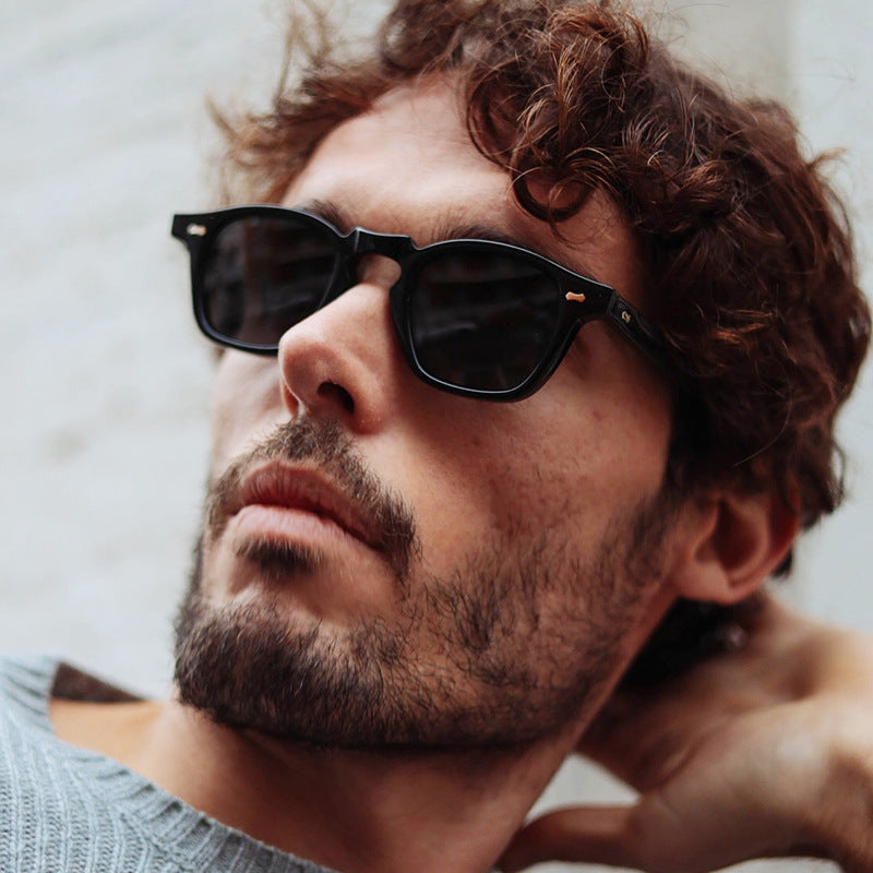 Women's geometric sunglasses with protective UV filter and contemporary design Bowlift