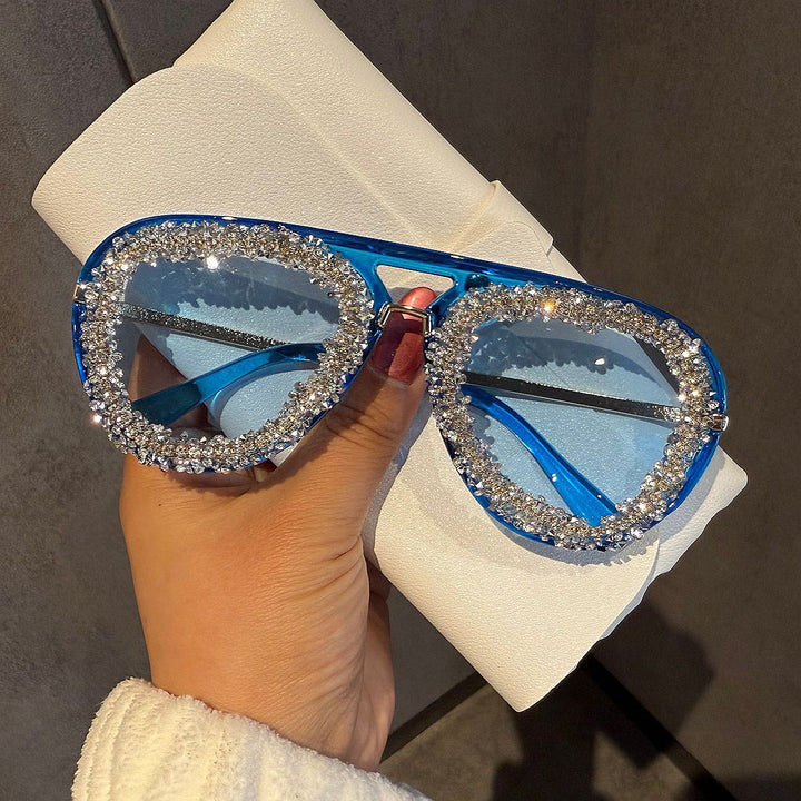 Women's extravagant heart-shaped sunglasses with sparkling rhinestone frame Bowlift