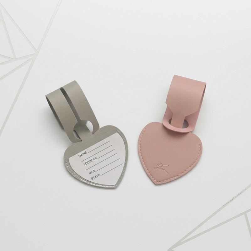 heart-shaped leather luggage tag with adjustable loop Bowlift