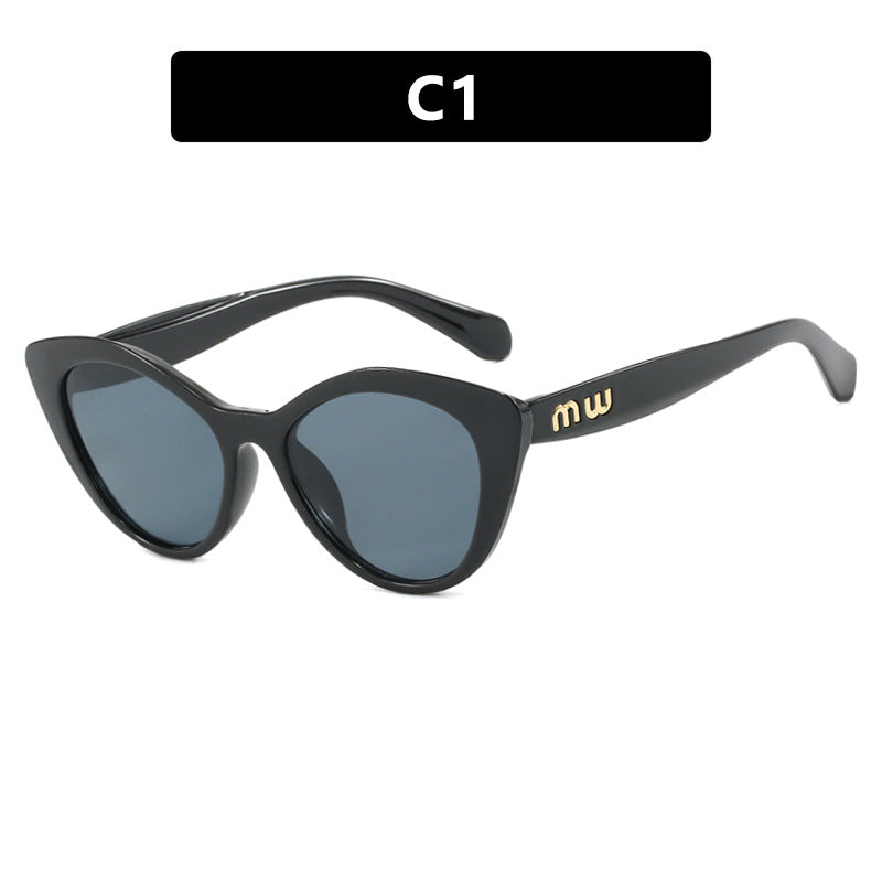 Women elegant Cat-Eye sunglasses with luxurious high-quality frame Bowlift