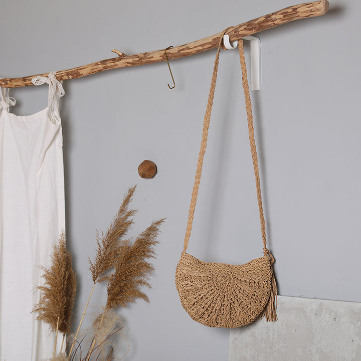 Boho-Inspired Handbag Made of Natural Material Bowlift