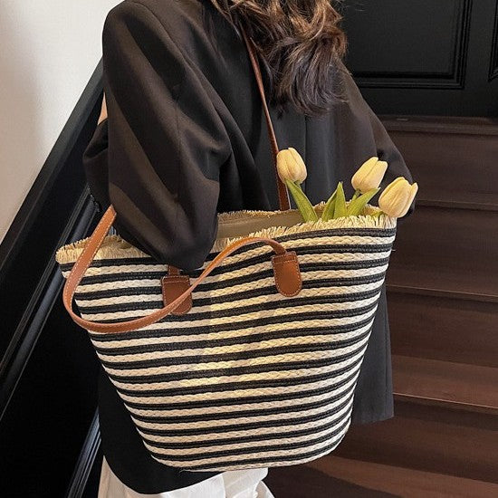 Generous beach bag with leather handles Bowlift