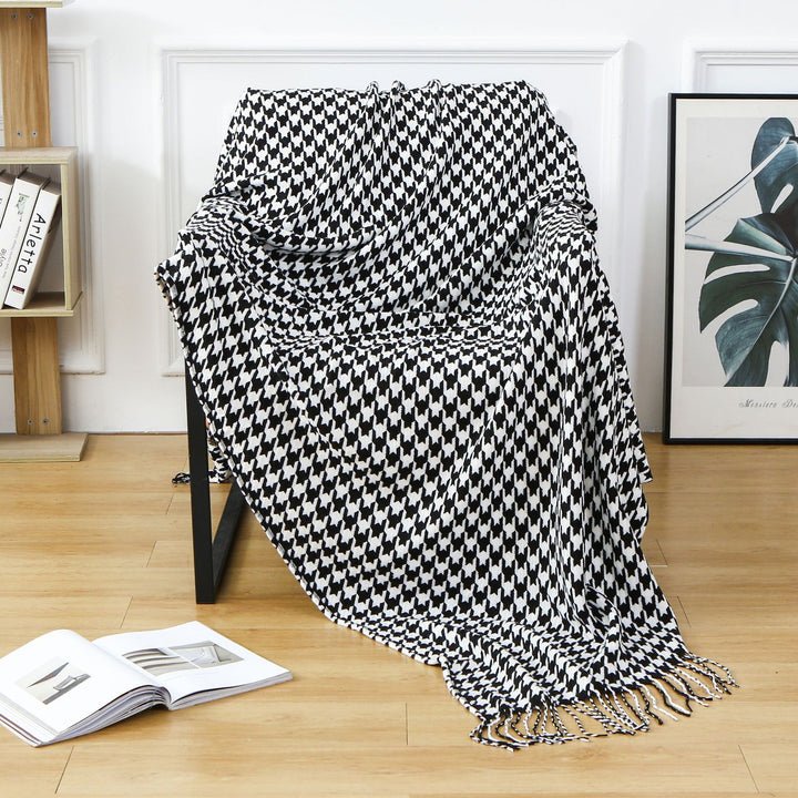 Stylish Houndstooth Pattern Throw Blanket Bowlift
