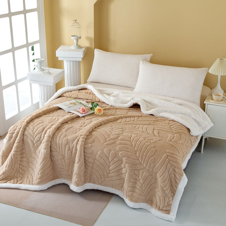 Cozy Fleece Throw Blanket Bowlift