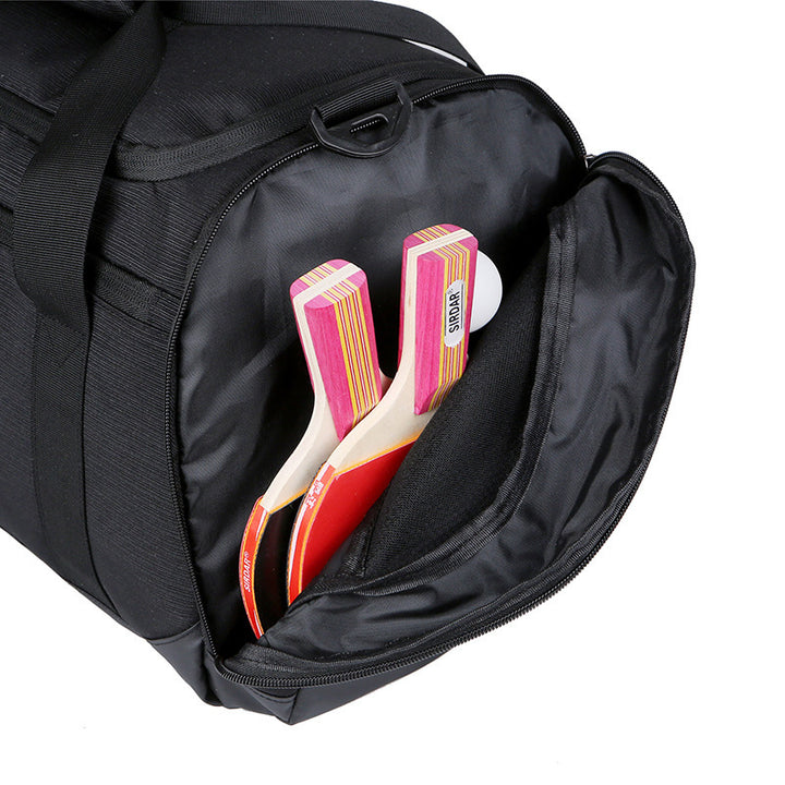 Spacious sports and travel bag with reinforced bottom Bowlift