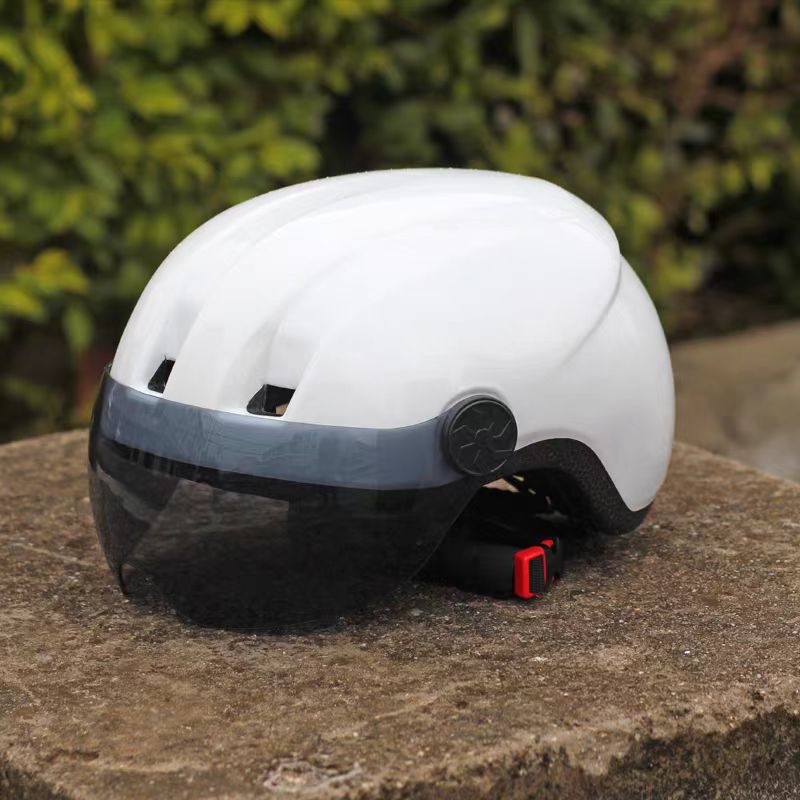Advanced Protective Cycling Helmet Bowlift