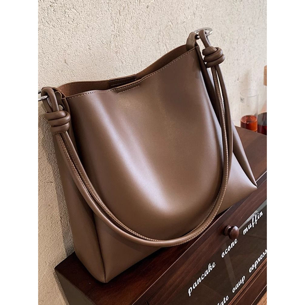 Sleek Minimalist Shoulder Bag Bowlift