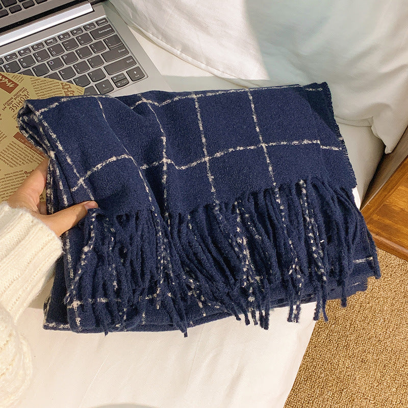 Cozy and Stylish Blanket with Fringes Bowlift
