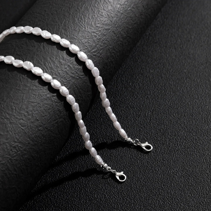 Elegant pearl necklace Bowlift