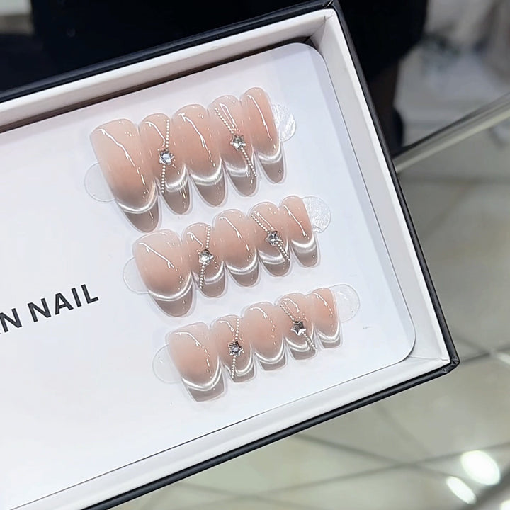 Crystal-Embellished Press-On Nail Set Bowlift