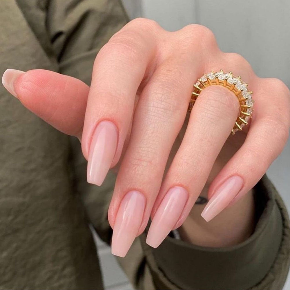 Artificial nails in elegant high-gloss design Bowlift