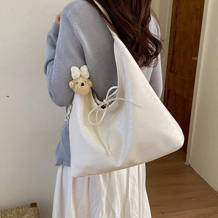 Chic Hobo Bag Bowlift