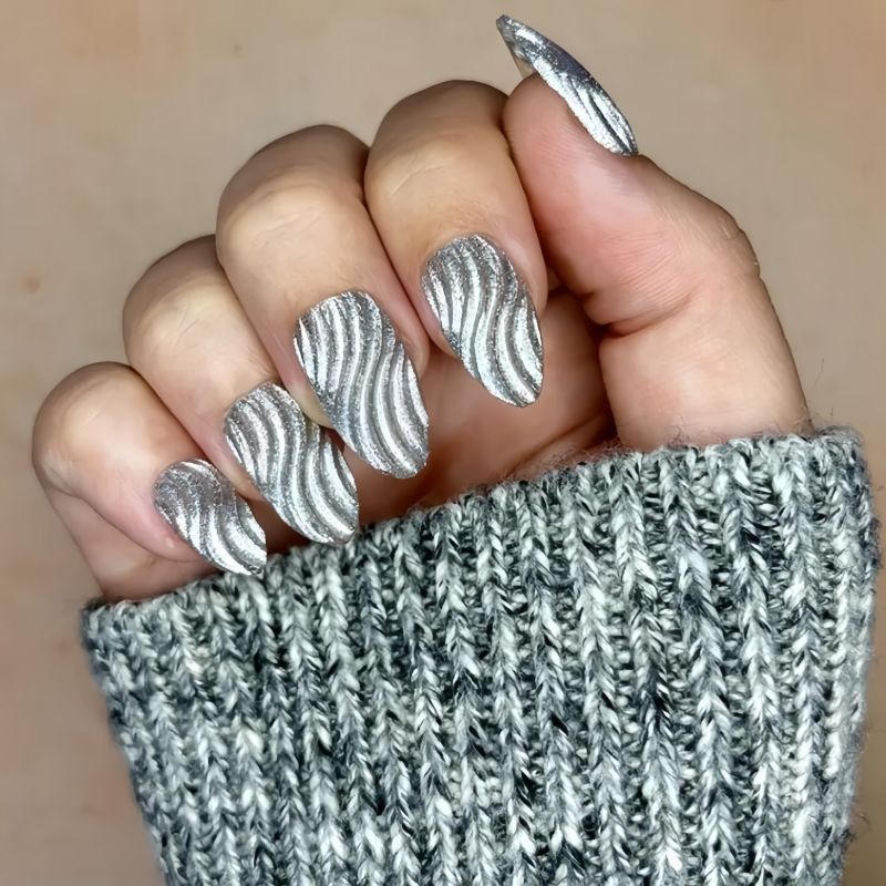 Sculpted Press-On Nail Art Bowlift
