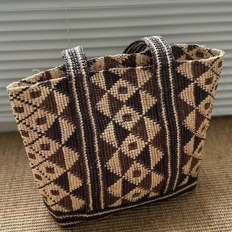 Fashionable and Practical Wicker Bag Bowlift