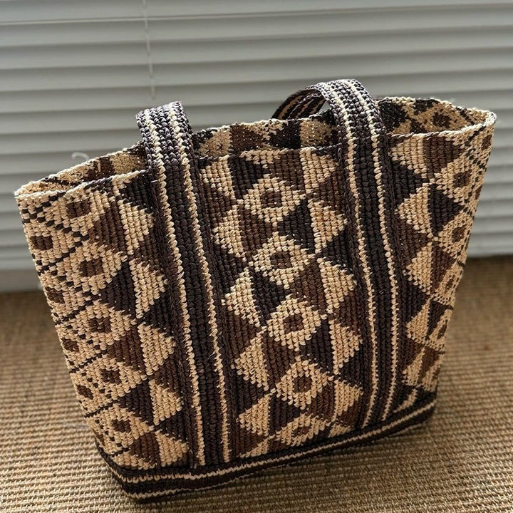 Fashionable and Practical Wicker Bag Bowlift