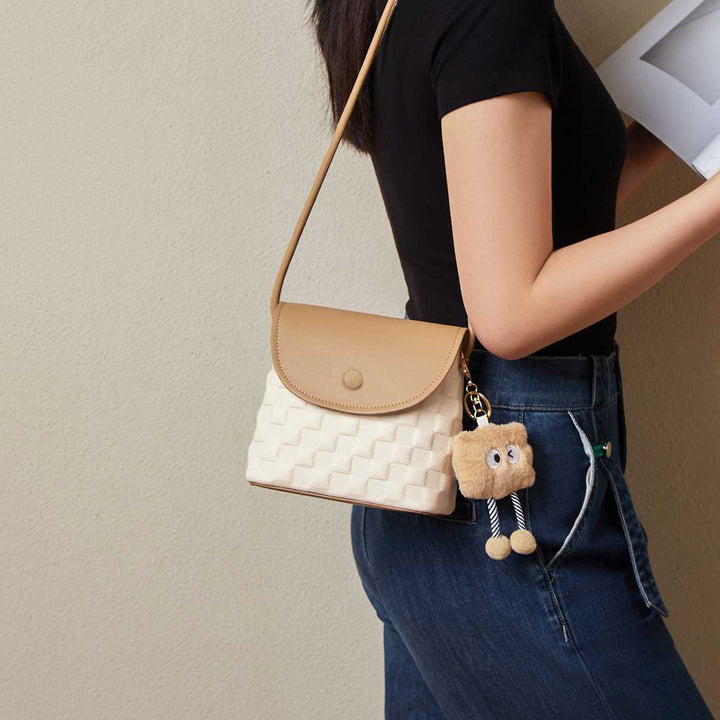 Charming Textured Crossbody Bag Bowlift